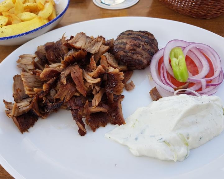 Pelekanos Griechische Taverna